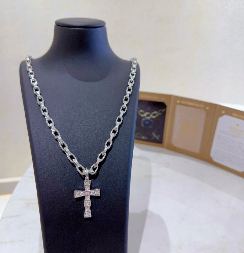 Bv1g*ai necklaces